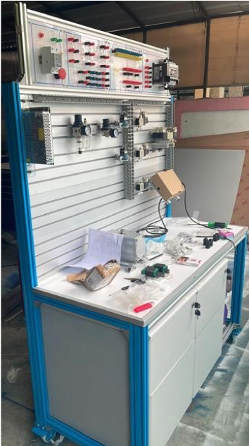 PNEUMATIC s PLC TRAINER SMK)