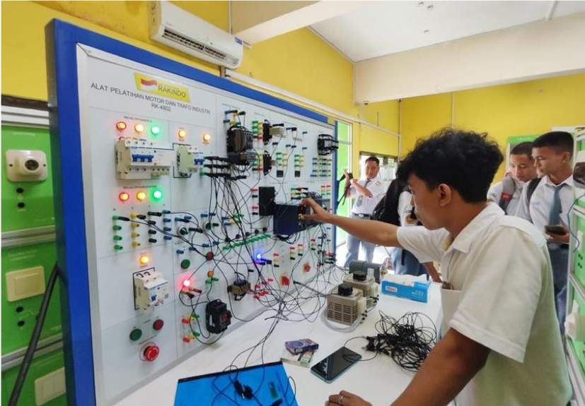 TRAINING s UJI FUNGSI ALAT PELATIHAN MOTOR LISTRIK TRAINER (SMK)