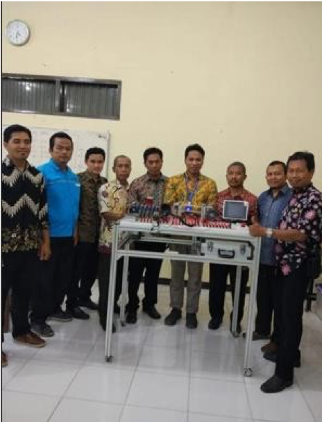 UJI FUNGSI ALAT TRAINER PLC SMKN1 BLITAR
