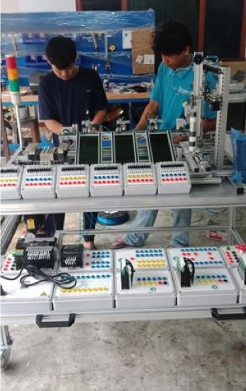 PERAKITAN PLC TRAINER